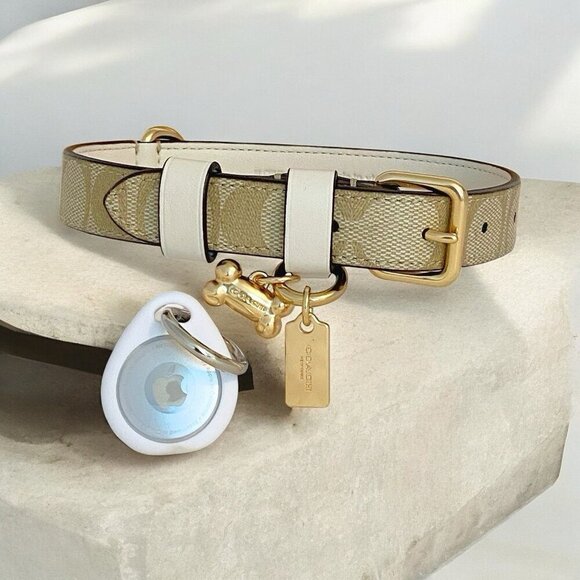 Coach Dog Collar & Apple AirTag Tracker Khaki Chalk Signature C NIB Medium - Picture 3 of 13
